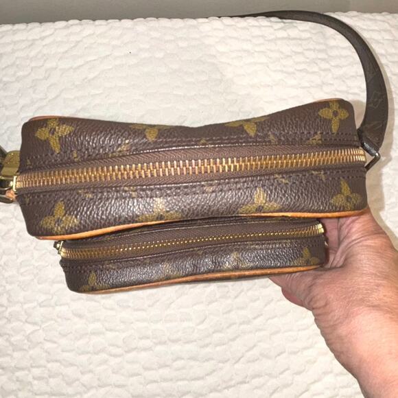 Louis Vuitton Monogram Crossbody Amazone - Picture 2 of 7